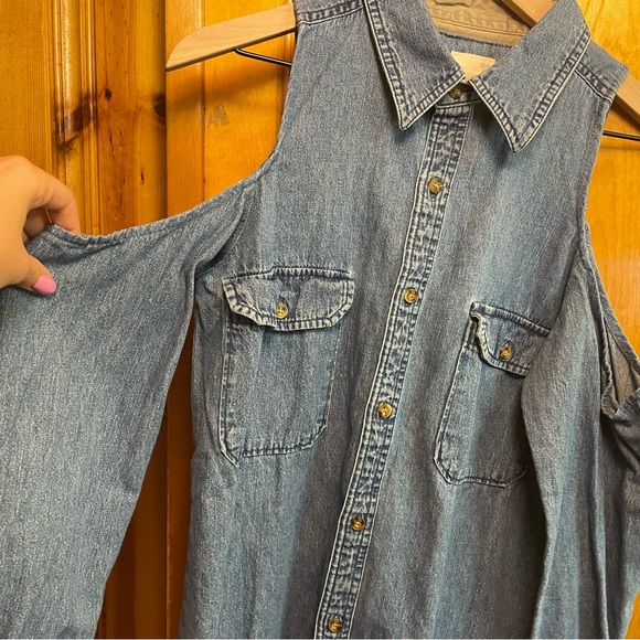 Urban Renewal Off The Shoulder Denim Top - size S - Picture 5 of 7